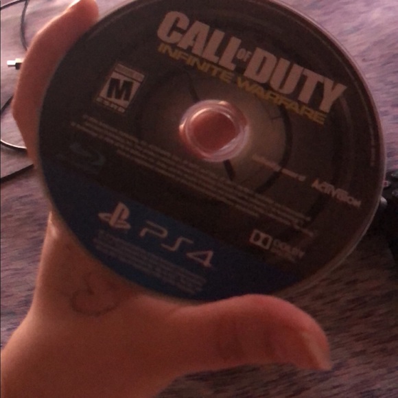 PS4 - Picture 2 of 2